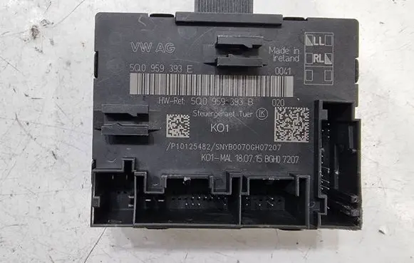 Audi A3 S3 8V Door control unit/module 5Q0959393B 5Q0959393E P10125482
