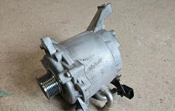 Hyundai Tucson IV NX4 Generator/alternator 373902M900