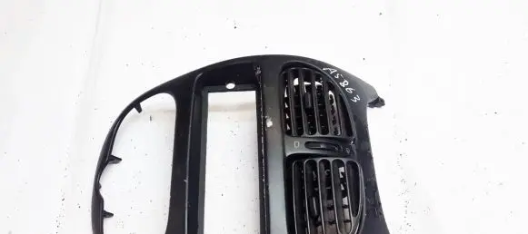 Peugeot 206 Dash center air vent grill 6984