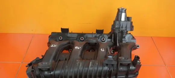 Mercedes-Benz C W204 Intake manifold A2710903037 271820