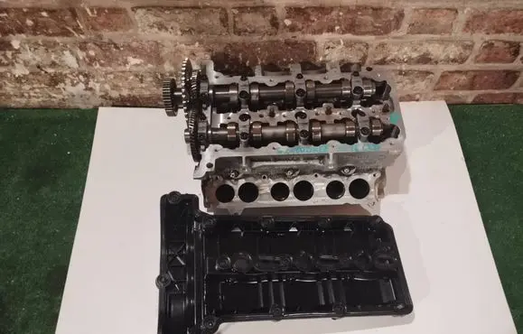Jeep Grand Cherokee Engine head 90352084F