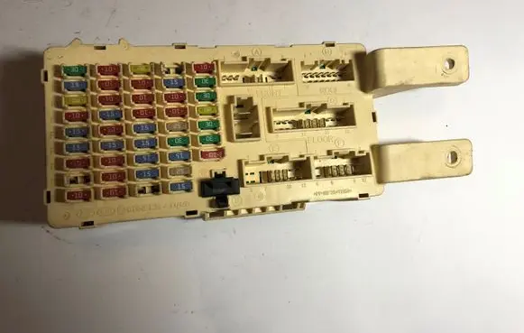 Hyundai Santa Fe Fuse module 919502B210 919502B21007507011