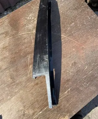 BMW 5 F10 F11 Door glass trim 7209715