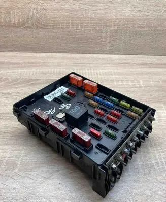 Volkswagen PASSAT B6 Fuse module 3C0937125
