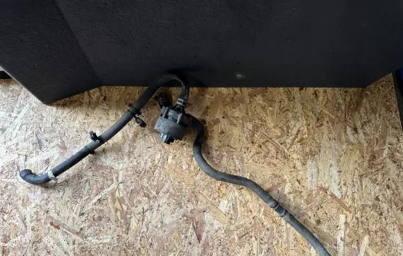 Tesla Model S Electric auxiliary coolant/water pump 105723500F 16180A0159