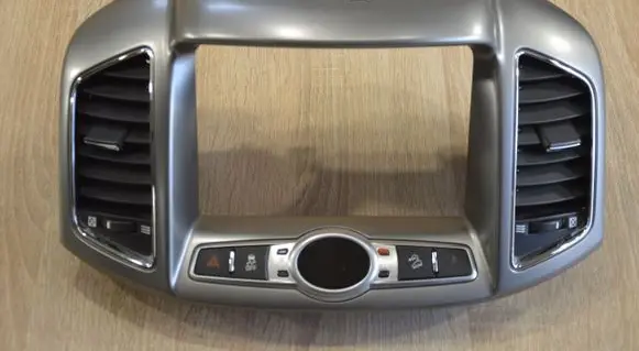 Chevrolet Captiva Radio/GPS head unit trim 