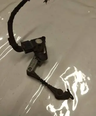 Rear air suspension level height sensor