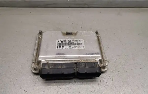 Volkswagen Golf IV Engine control unit/module 038906019AR 0281010215