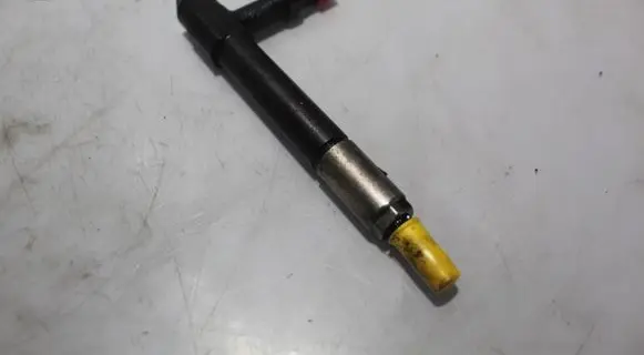Mazda Premacy Fuel injector