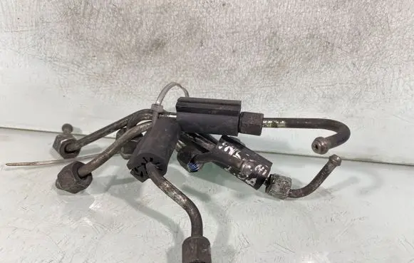 Opel Insignia A Fuel injector supply line/pipe 