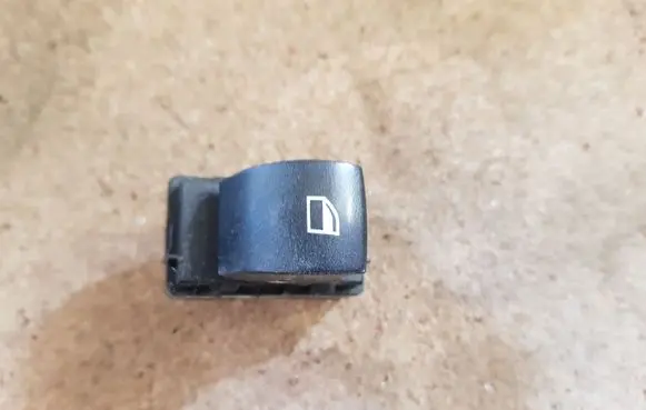 BMW 7 E38 Electric window control switch 6922244
