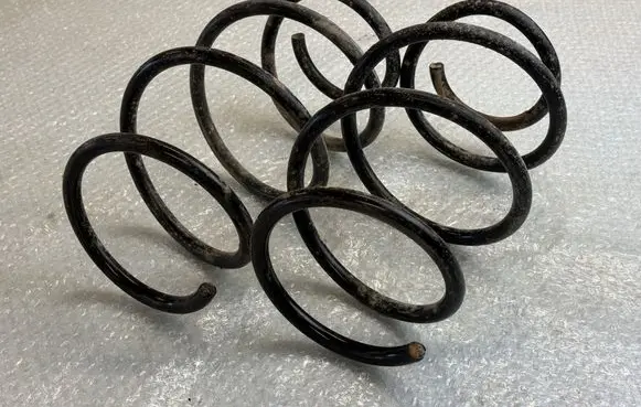 BMW 5 E39 Front coil spring 