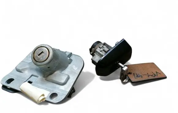 Volvo S80 Front door lock (next to the handle) 