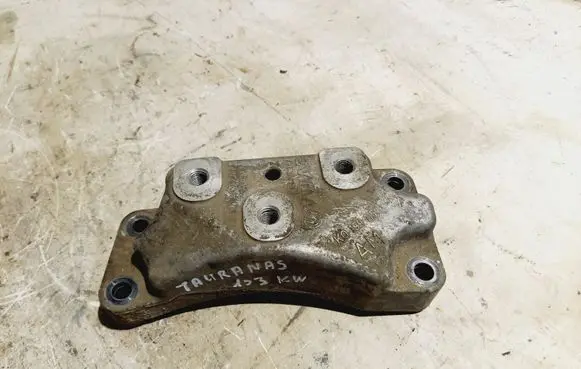 Volkswagen Touran I Gearbox mounting bracket 1K0199117