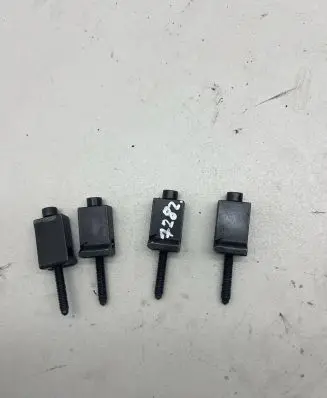 Volkswagen PASSAT B6 Fuel Injector clamp holder