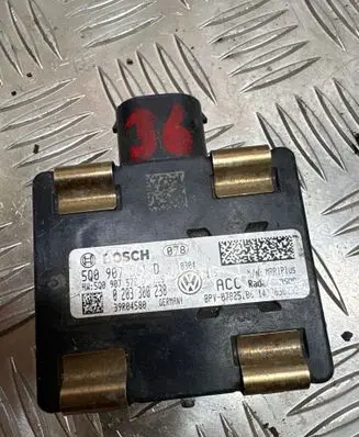 Volkswagen Golf VII Distronic sensor radar 5Q0907561D 0203300238