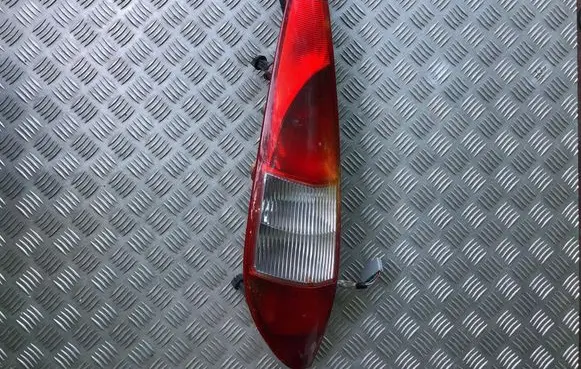 Ford Mondeo Mk III Rear/tail lights 0374D VST20N