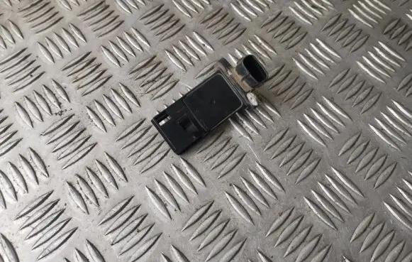 Subaru Legacy Mass air flow meter 22680AA360 AFH70M59A