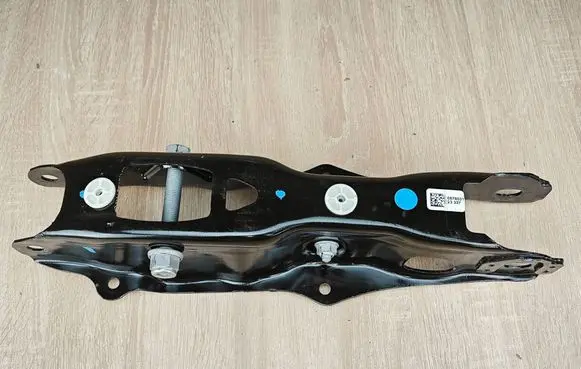 BMW X5 G05 Rear upper control arm/wishbone 6878031