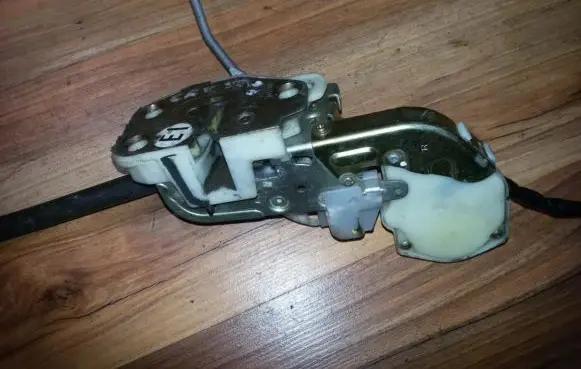 Honda Civic Front door lock