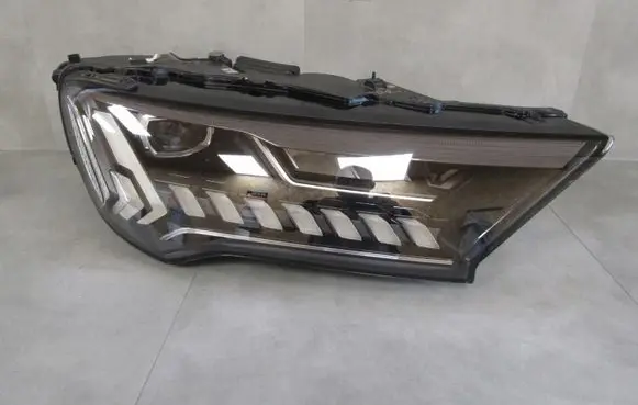 Audi Q7 4M Headlight/headlamp 4M0941040C
