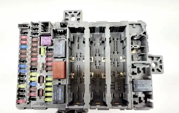 Honda Civic IX Fuse module TV0E130