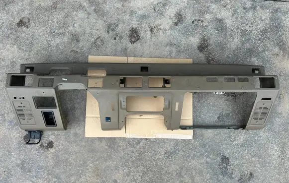 Mitsubishi Pajero Center console MB736200