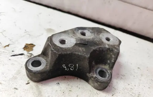 Alfa Romeo Giulietta Engine mounting bracket 51838161 C66712 LANCJA