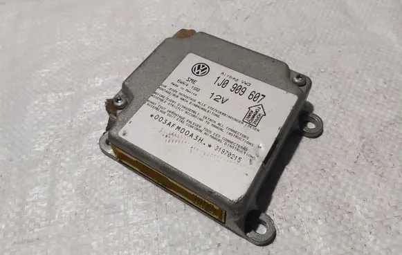 Volkswagen PASSAT B5 Airbag control unit/module 1J0909607