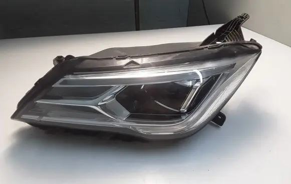 MG MG5 II Headlight/headlamp 10751567