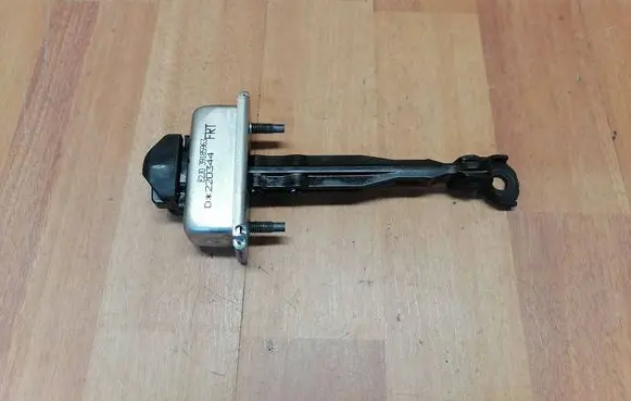 Opel Insignia B Front door check strap stopper 39185963 YR00168580 DK220344