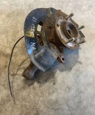 Front wheel hub