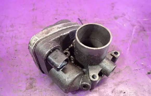 Volkswagen Golf IV Throttle body valve 036133062N
