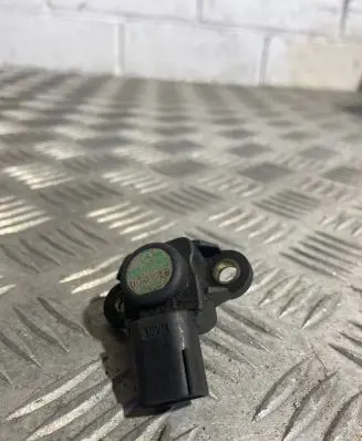 Mercedes-Benz E W211 Air pressure sensor A0041533228