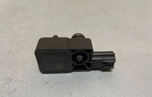 Opel Insignia A Airbag deployment crash/impact sensor 13502341