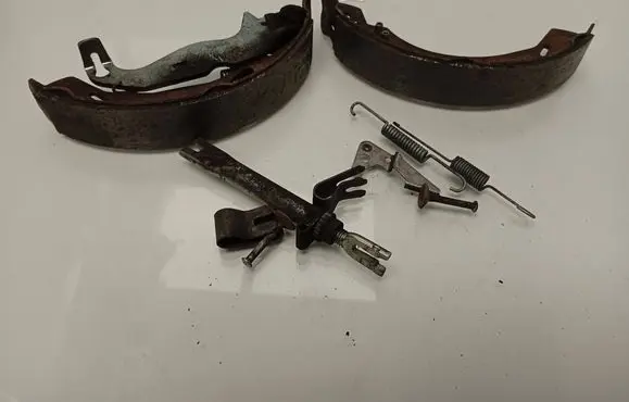 Ford Fiesta Handbrake/parking brake pads 