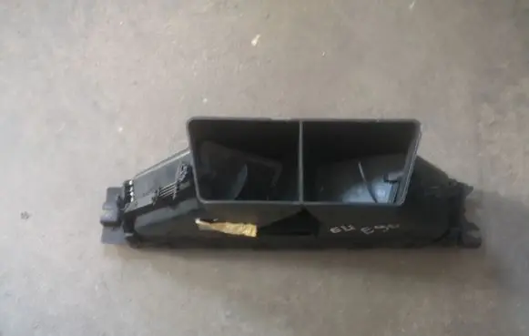 BMW 3 E90 E91 Dash center air vent grill 6924082