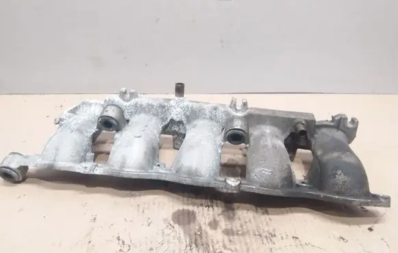 Volvo V70 Intake manifold 30650184