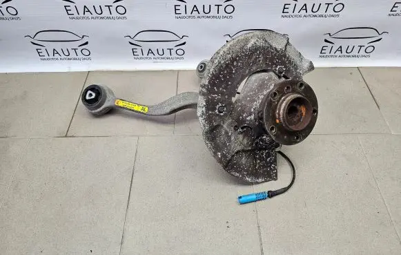 BMW 5 E60 E61 Front wheel hub spindle knuckle 6760953