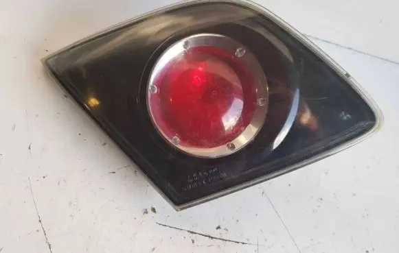 Mazda 3 I Tailgate rear/tail lights P2913L