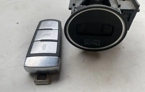 Volkswagen PASSAT B6 Ignition lock 3C0905843R 33303401 12401901485700