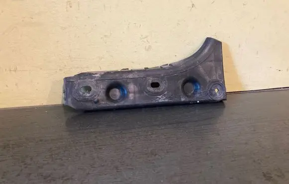 Audi A6 S6 C5 4B Front bumper mounting bracket 4B0807283B
