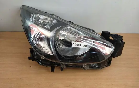 Mazda 2 Headlight/headlamp DB5J51030