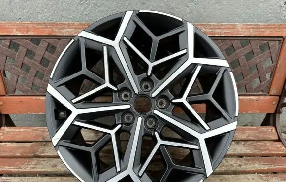 Hyundai Tucson IV NX4 R19 alloy rim 
