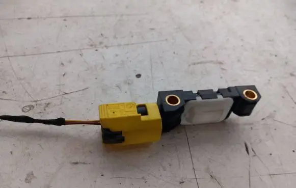 Volkswagen Phaeton Airbag deployment crash/impact sensor 4B0959643E