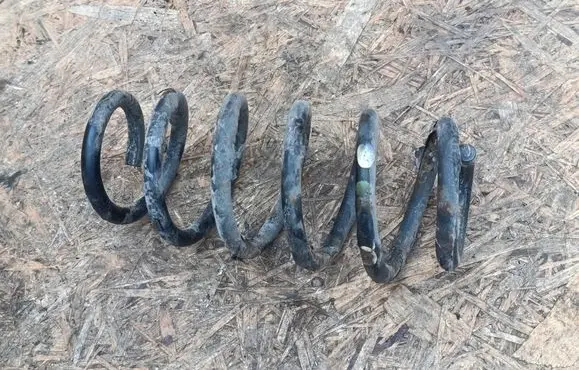 Toyota Avensis T270 Rear coil spring