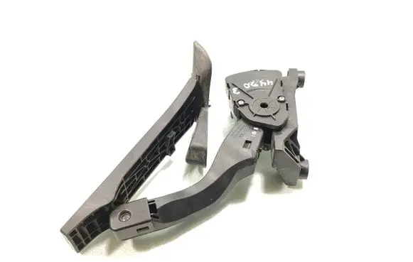Hyundai i40 Accelerator throttle pedal 32726-3Z900 32727-2T900