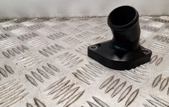 Nissan Juke I F15 Engine coolant pipe/hose