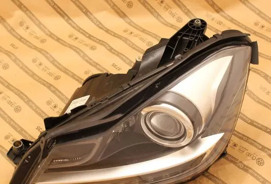 Mercedes-Benz C W204 Headlight/headlamp A2048204339