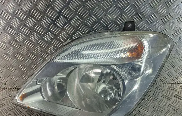Mercedes-Benz Sprinter W906 Headlight/headlamp A9068200361